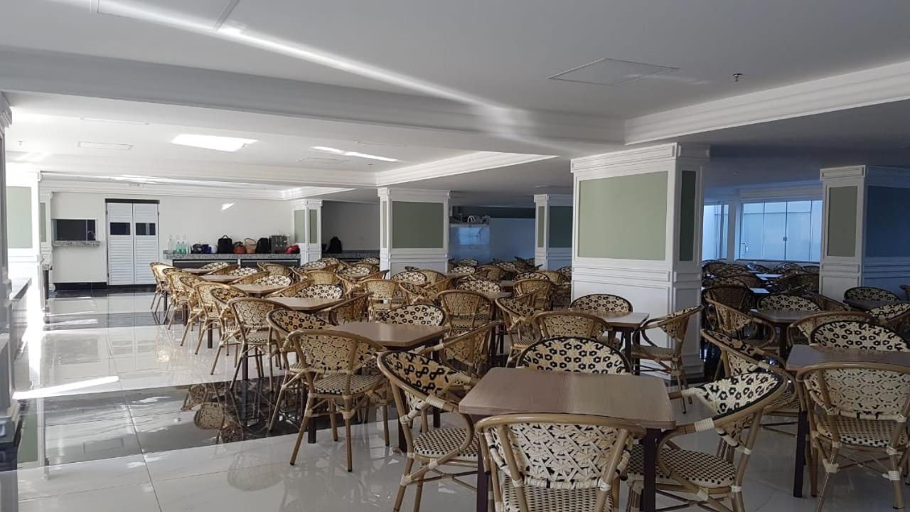 Piazza Com Acesso Ao Clube Diroma Aparthotel Caldas Novas Exterior foto